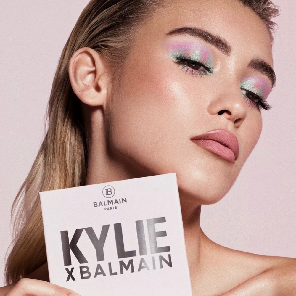 Kylie Cosmetics x Balmain Limited Edition Bundle - Picture 4 of 8